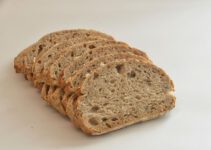 Mogen katten brood eten? Is brood goed voor katten?