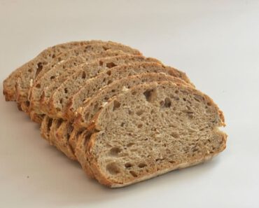 Mogen katten brood eten? Is brood goed voor katten?