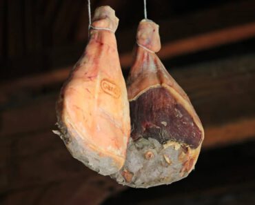 Mogen katten ham eten? Is ham goed voor katten?