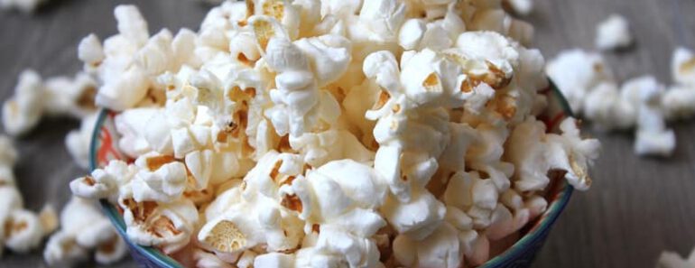 Mogen katten popcorn eten? Is popcorn veilig voor katten?